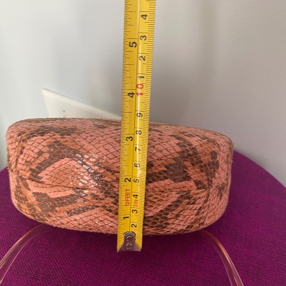 Oversized Pink sunglasses and pink snakeskin hard case - Picture 9 of 13